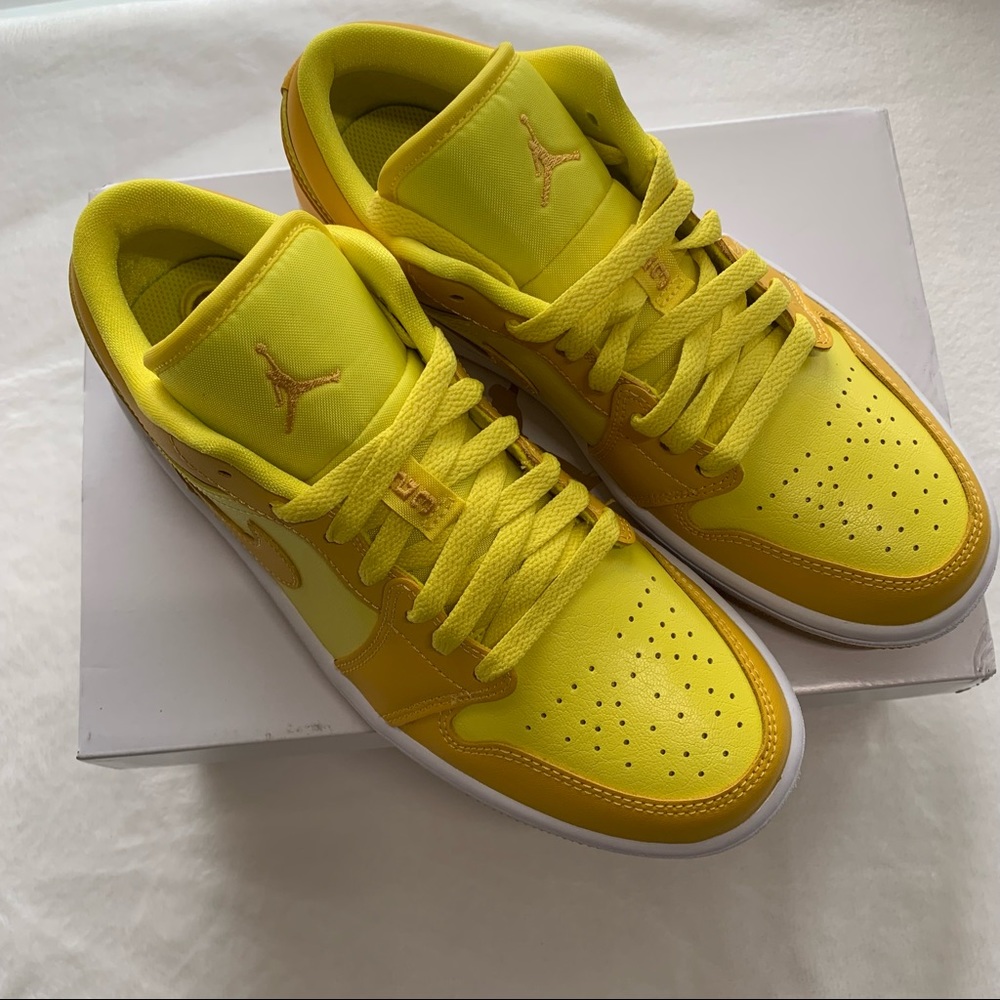 Jordan 1 Low Yellow Strike - Picture 7 of 10